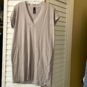 NWOT V-Neck VICI dress